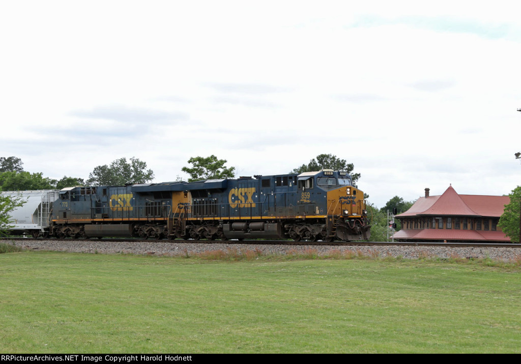 CSX 859 & 773 lead train Q492 towards Hamlet yard